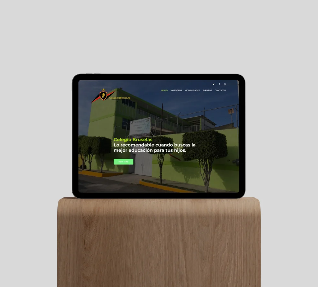 Mockup de sitio web de colegio bruselas
